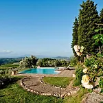 Historic Estate With Two Pools In Tuscani Feriehus