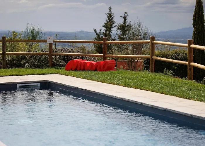 Hébergement de vacances Historic Estate With Two Pools In Tuscani *